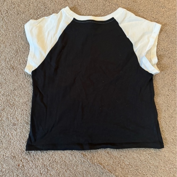 H&M black and white star slightly cropped t-shirt size small - Picture 4 of 5